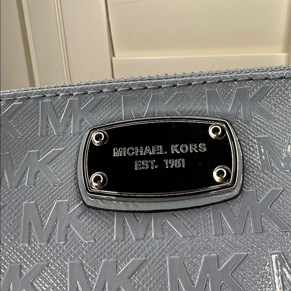 Michael Kors Light Blue Jet Set Travel Medium Signature Logo Dome Crossbody Bag - Picture 10 of 17